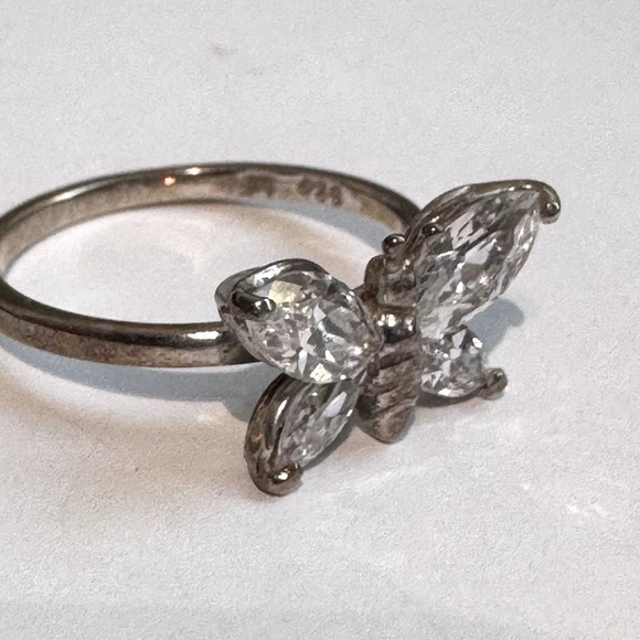 π¦ Dazzling Vintage Sterling Silver Butterfly Ring β Marquise-Cut Sparkle! β¨π - Picture 10 of 16